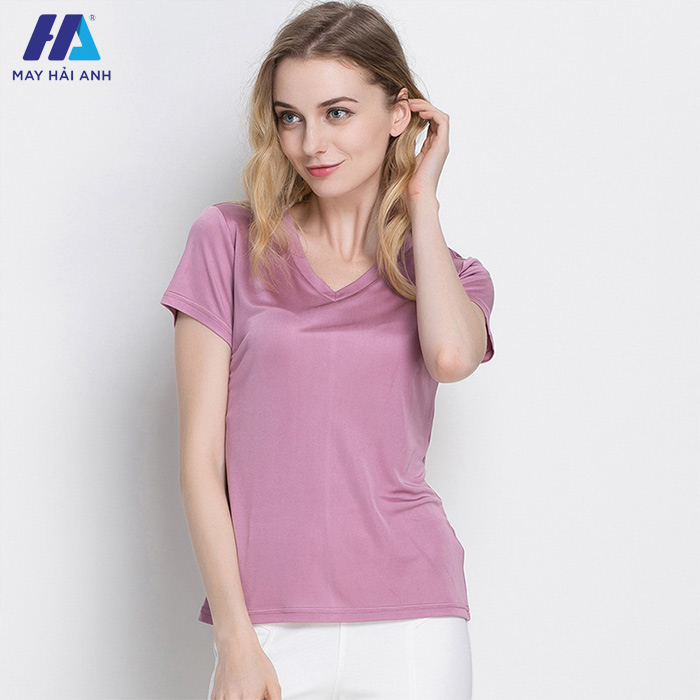 Feminine and gentle with exported V-neck women's t-shirt model