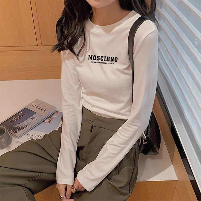 Stand out and be unique with this long sleeve printed t-shirt