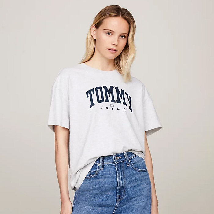 Personality and comfort with Tommy Hilfiger oversize t-shirt
