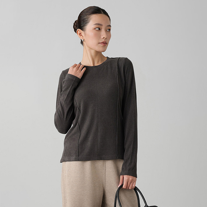 Women's long-sleeved T-shirts are exported and are loved by many women.