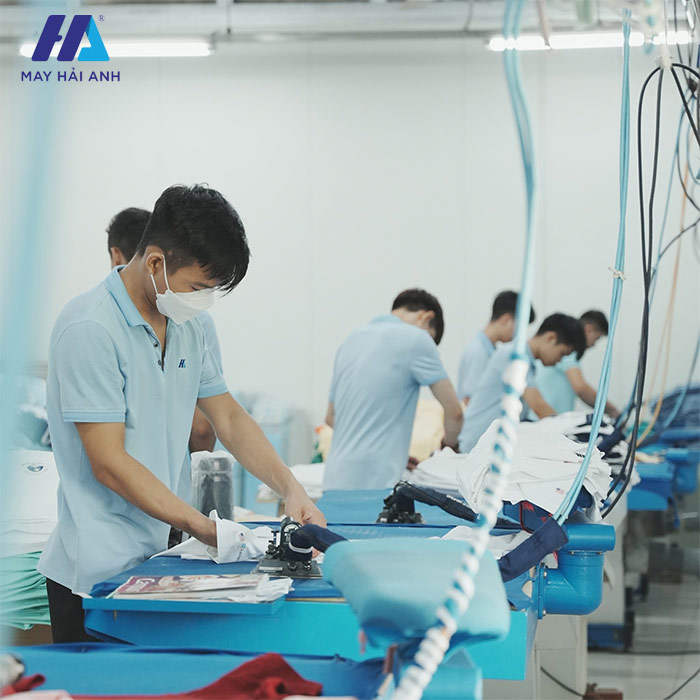 Standard export t-shirt production process at the factory