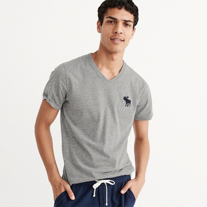 Abercrombie V-neck T-shirt export helps flatter the figure