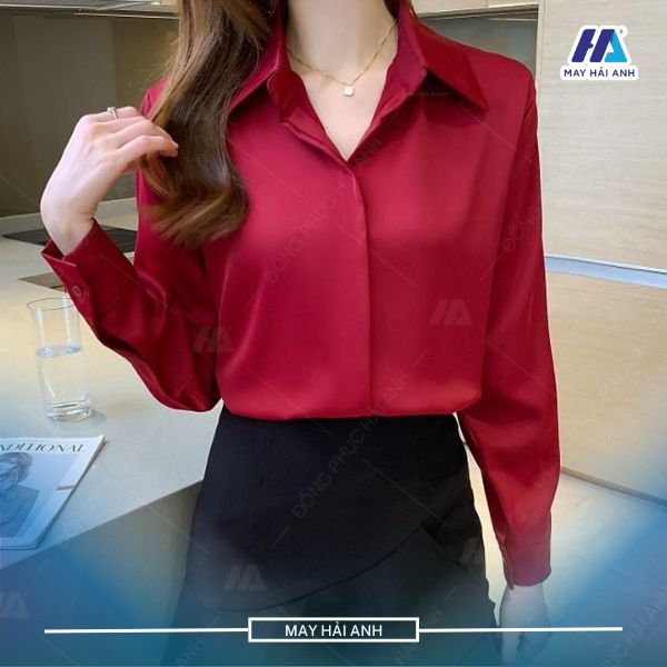 Burgundy shirt uniform is very popular